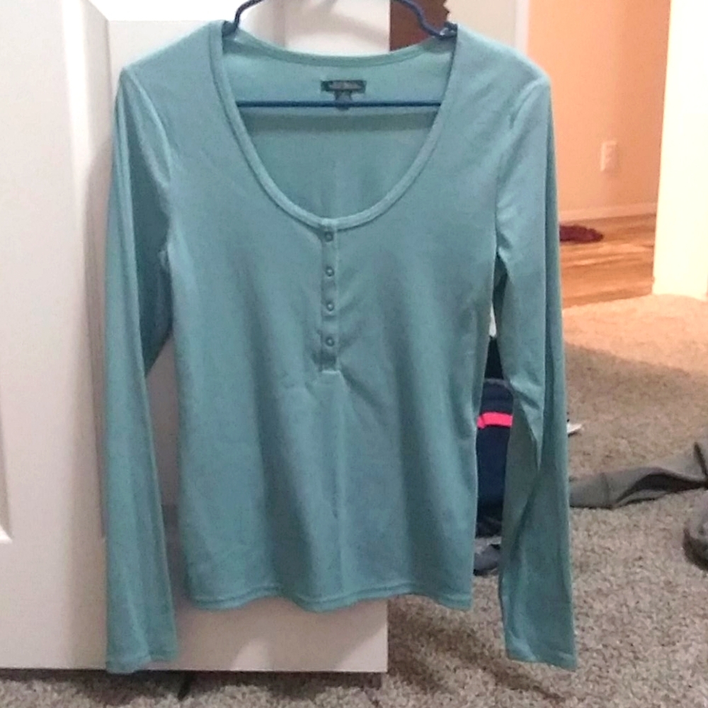 *Super soft fitted shirt*